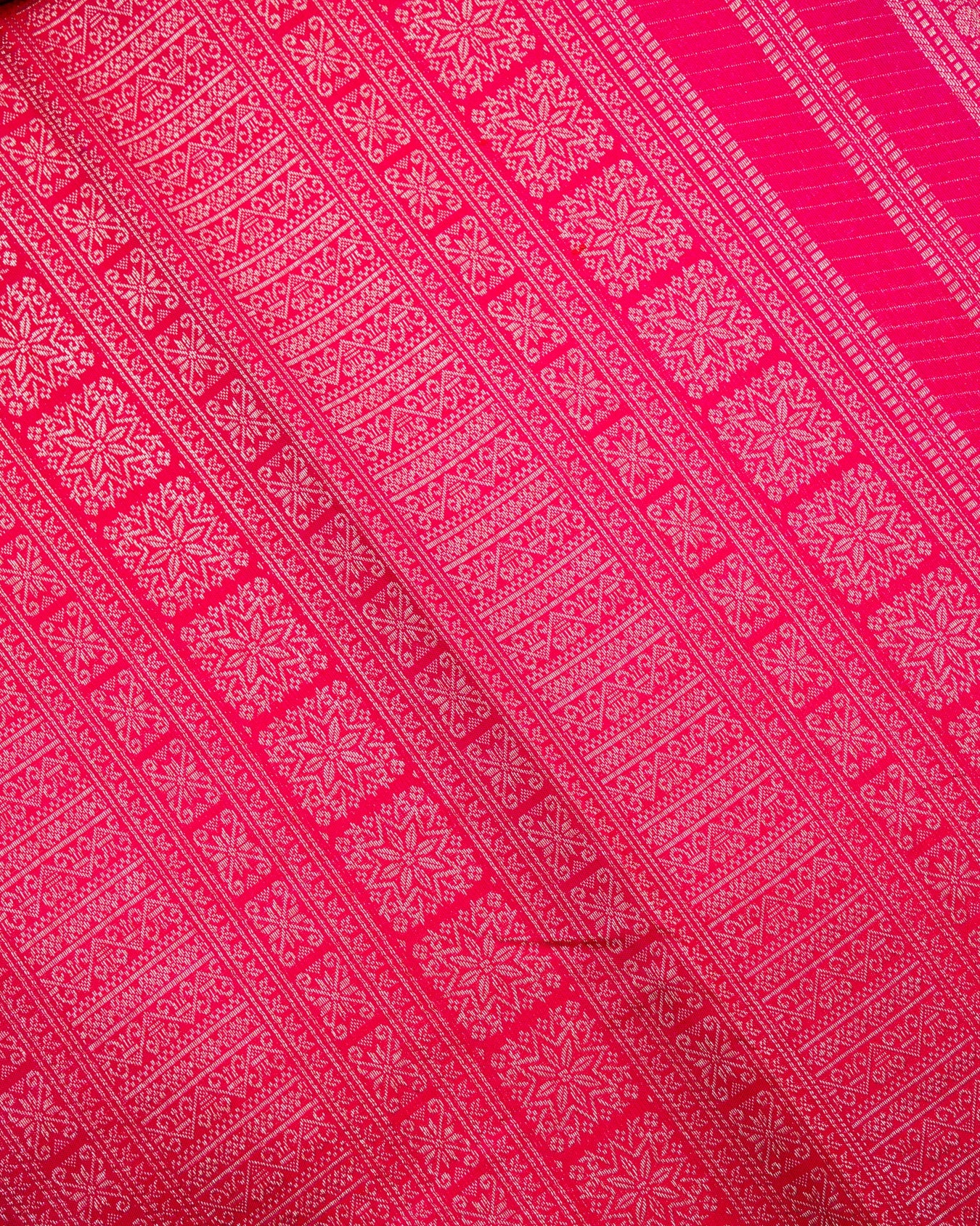 Pure Handloom Kanchipuram Silk Saree with Traditional Temple Pillars Brocade
