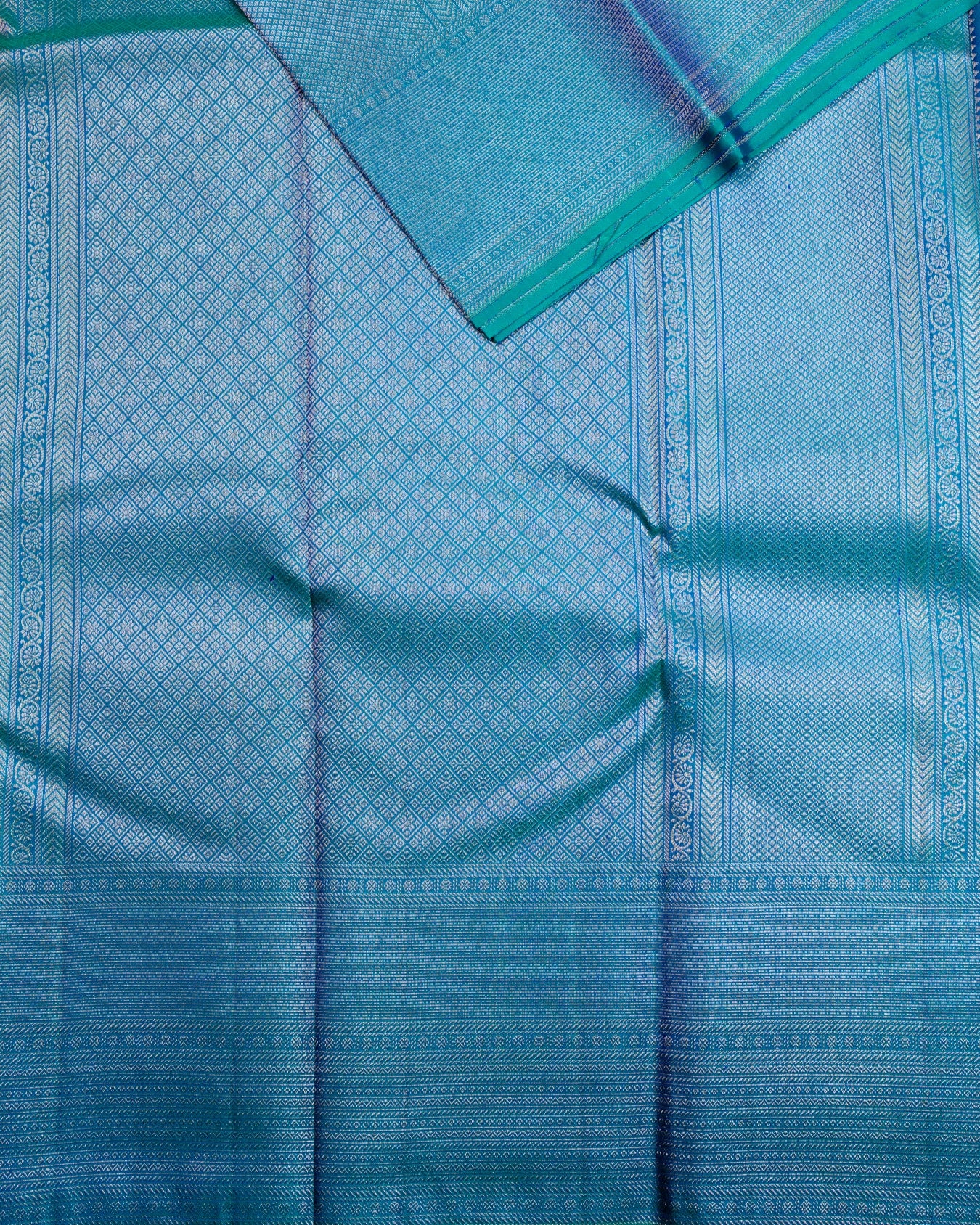Pure Handloom Kanchipuram Silk Saree with Traditional Motif Block Brocade