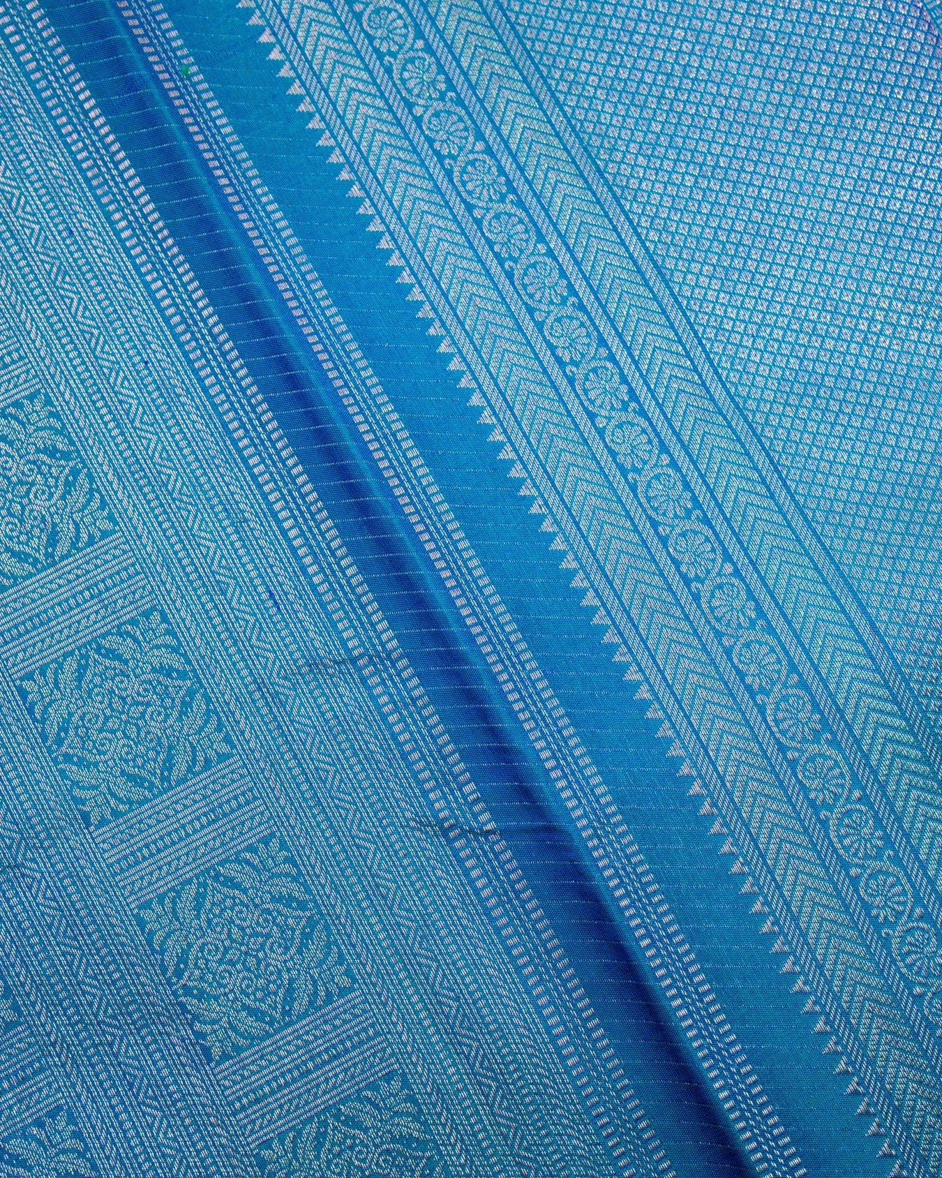 Pure Handloom Kanchipuram Silk Saree with Traditional Motif Block Brocade
