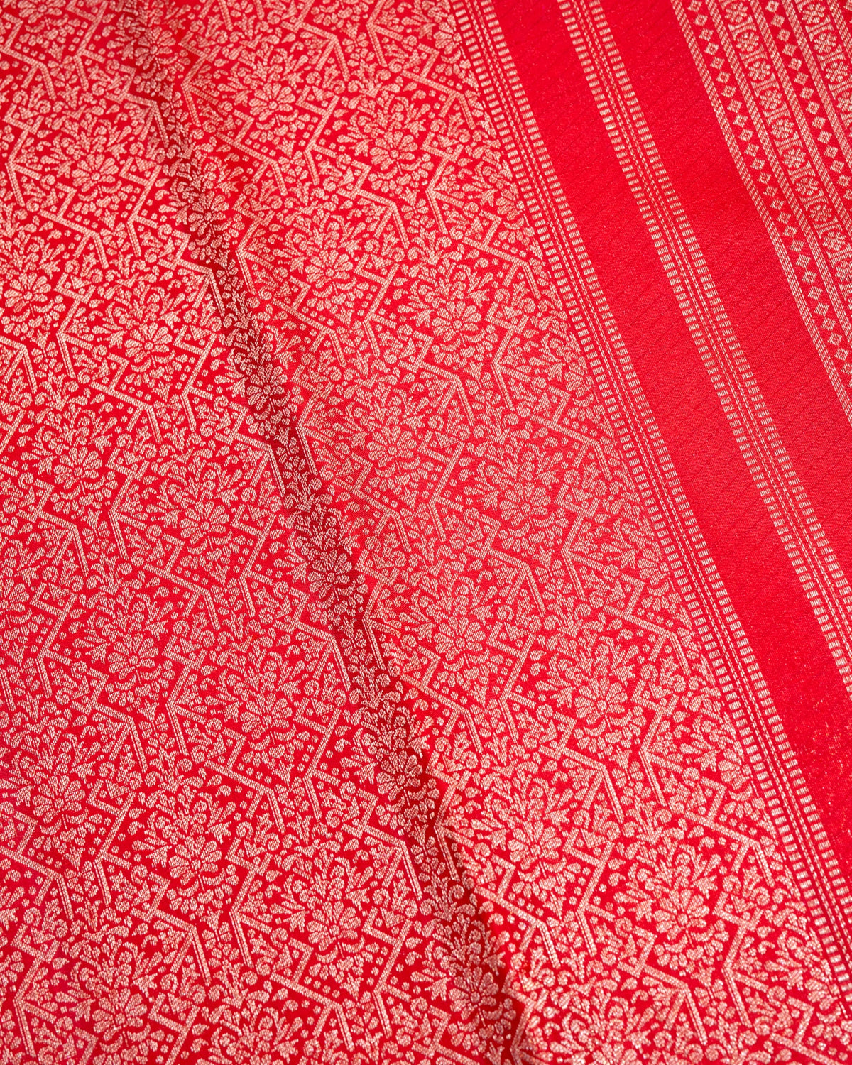 Pure Handloom Kanchipuram Silk Saree with Traditional Floral Cluster Brocade