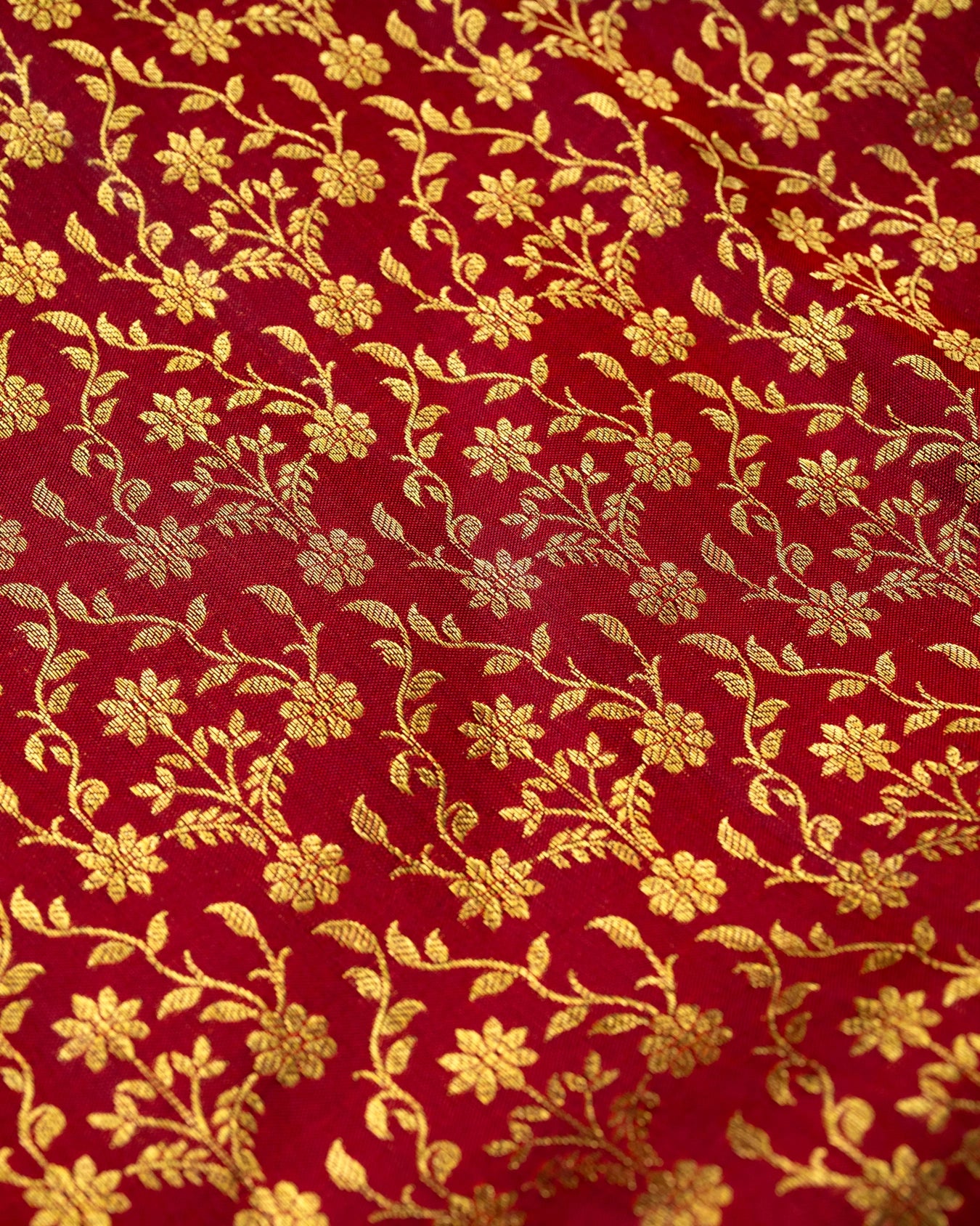 Pure Handloom Kanchipuram Silk Saree with Classic Floral Pattern