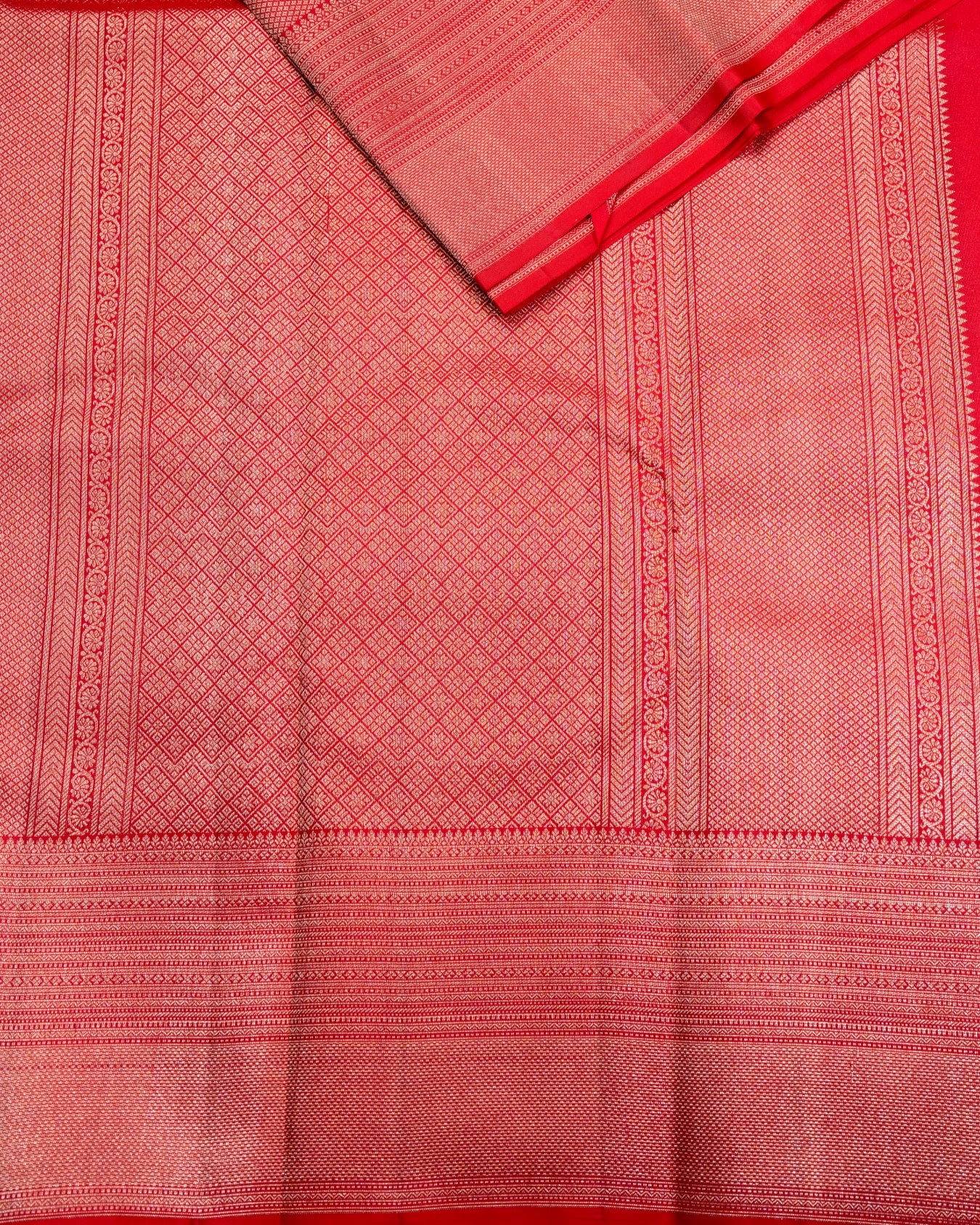 Pure Handloom Kanchipuram Silk Saree with Traditional Floral Diamond Brocade
