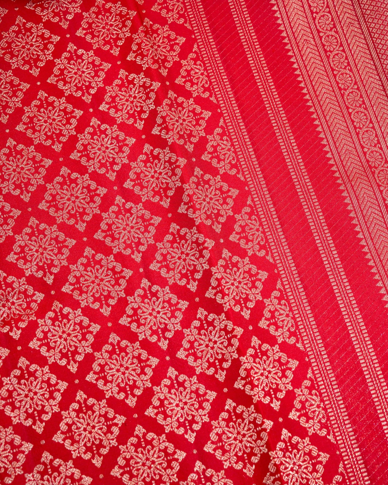 Pure Handloom Kanchipuram Silk Saree with Traditional Floral Diamond Brocade