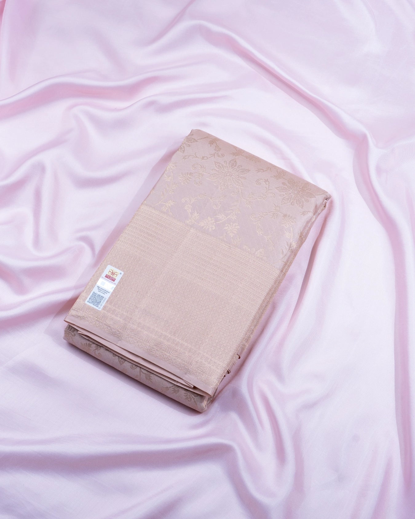 Pure Handloom Kanchipuram Silk Saree with Traditional Floral Pattern