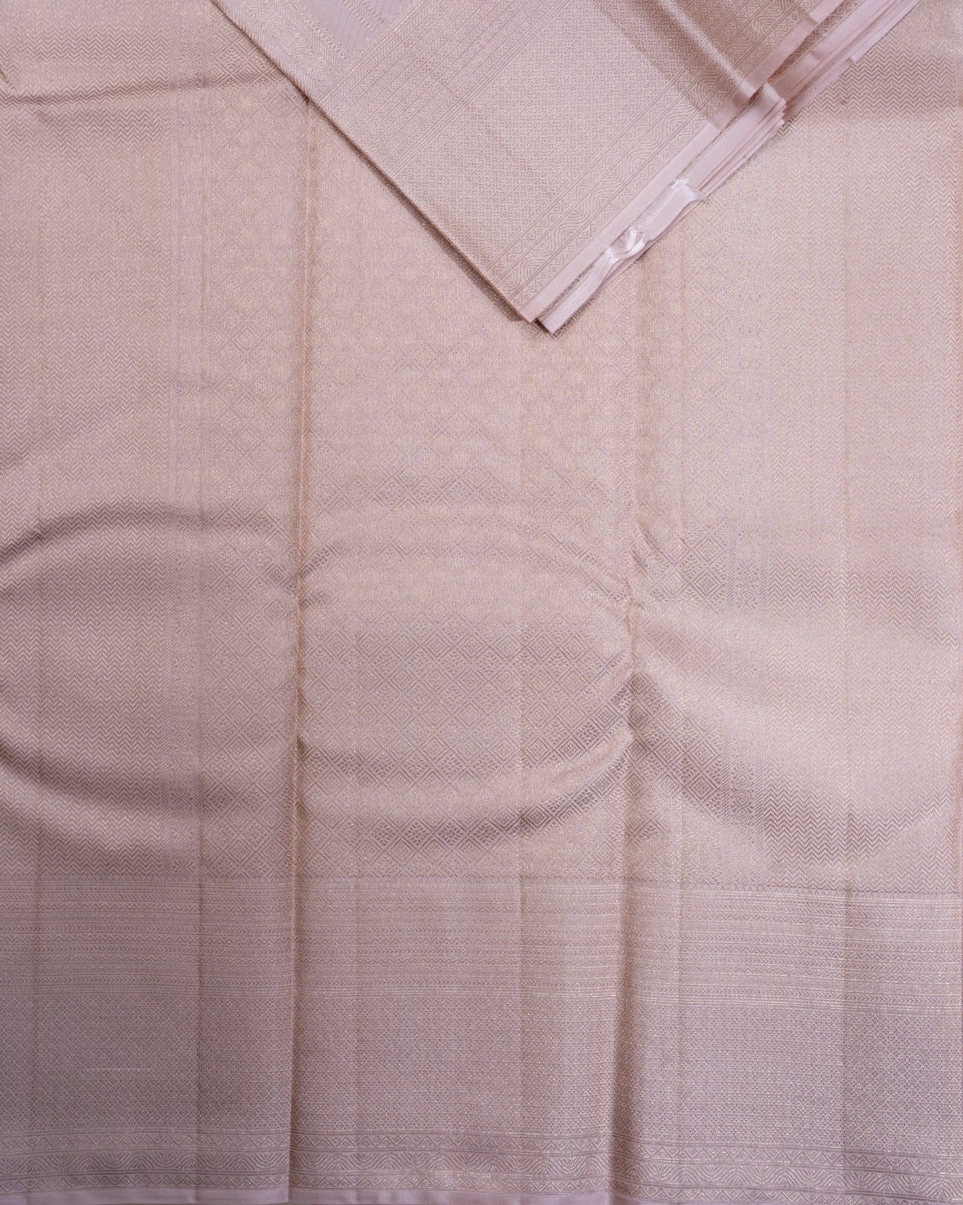 Pure Handloom Kanchipuram Silk Saree with Traditional Floral Pattern