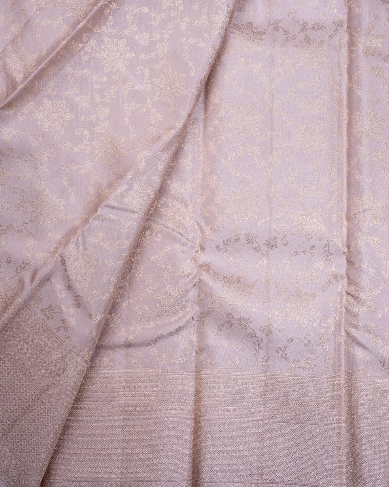 Pure Handloom Kanchipuram Silk Saree with Traditional Floral Pattern