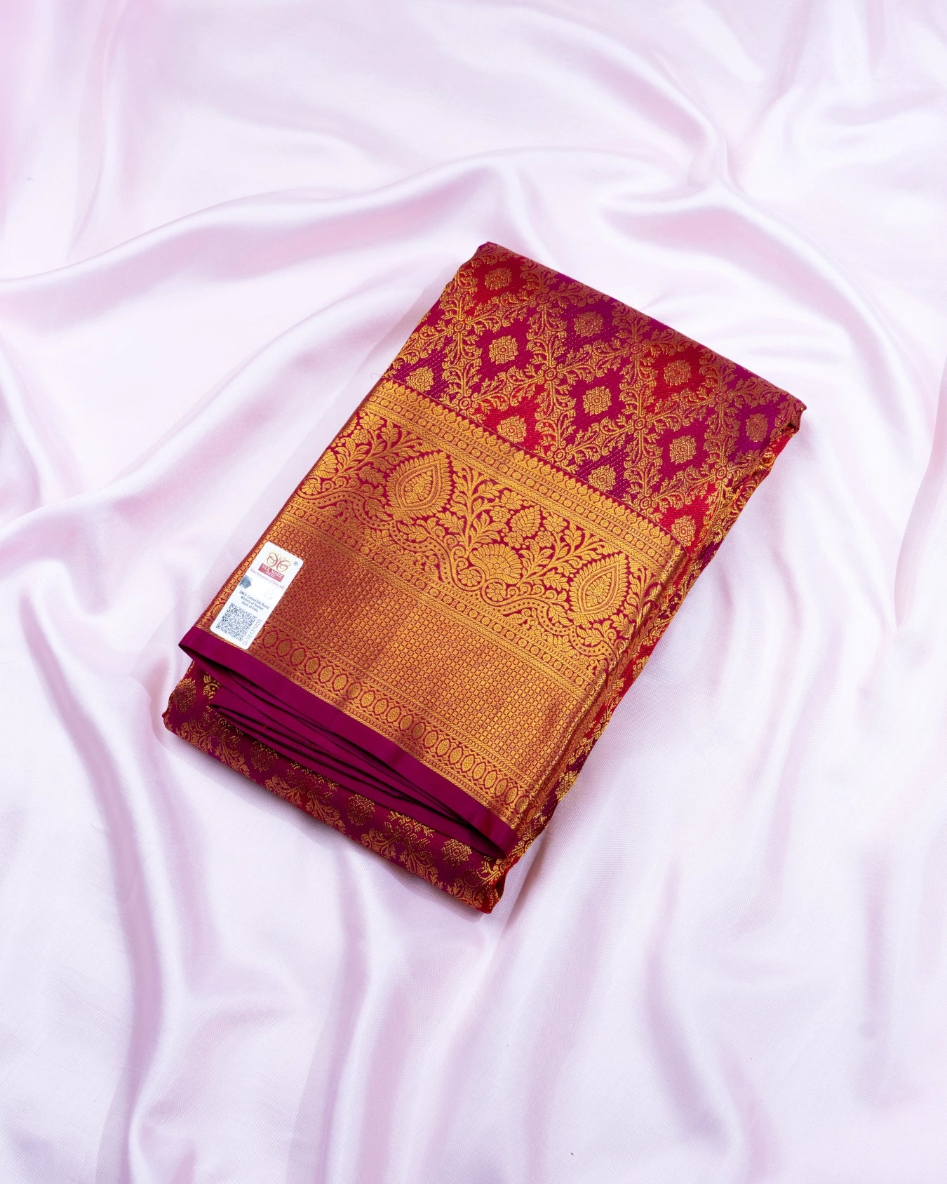 Pure Handloom Kanchipuram Silk Saree with Classic Floral Diamond Design