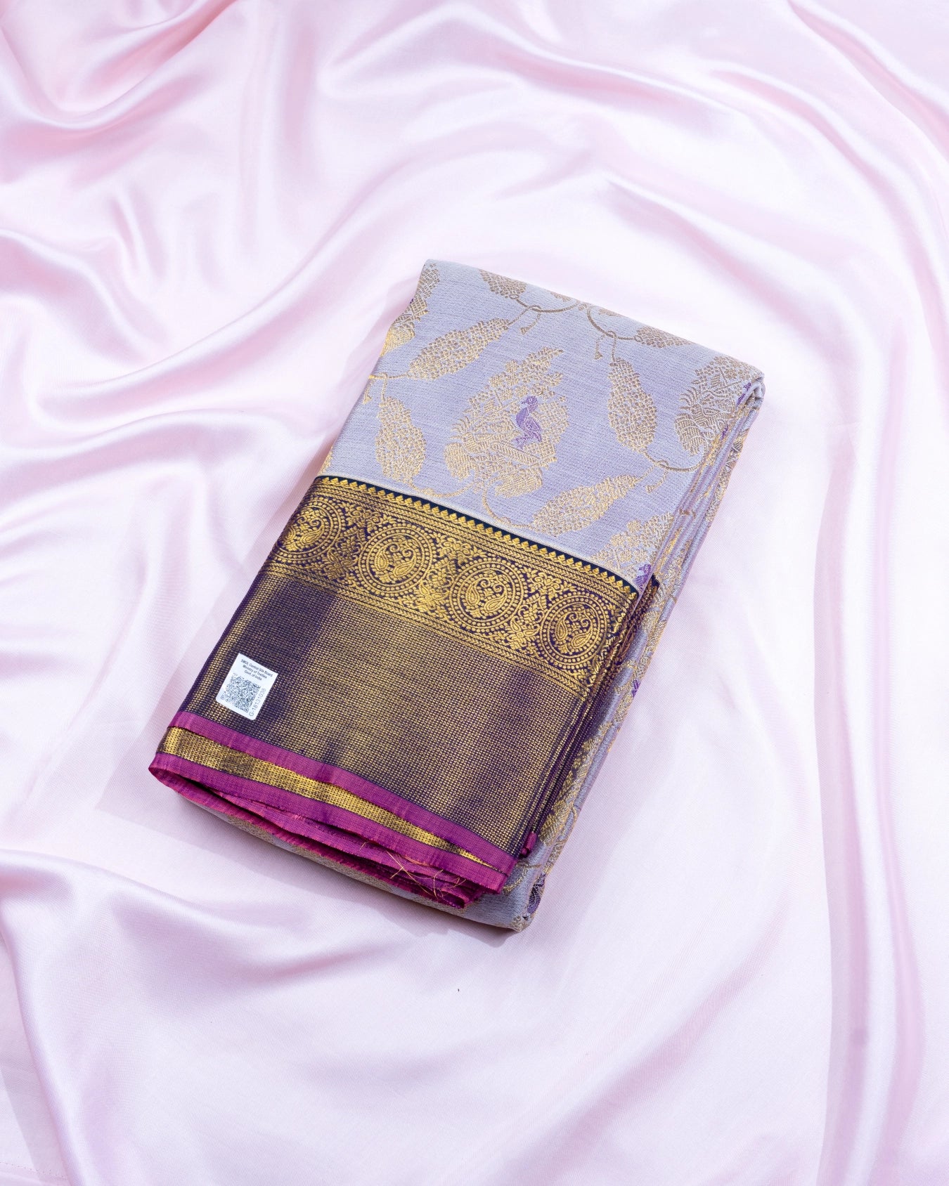 Pure Handloom Kanchipuram Silk Saree with Traditional Tree Leaves Pattern
