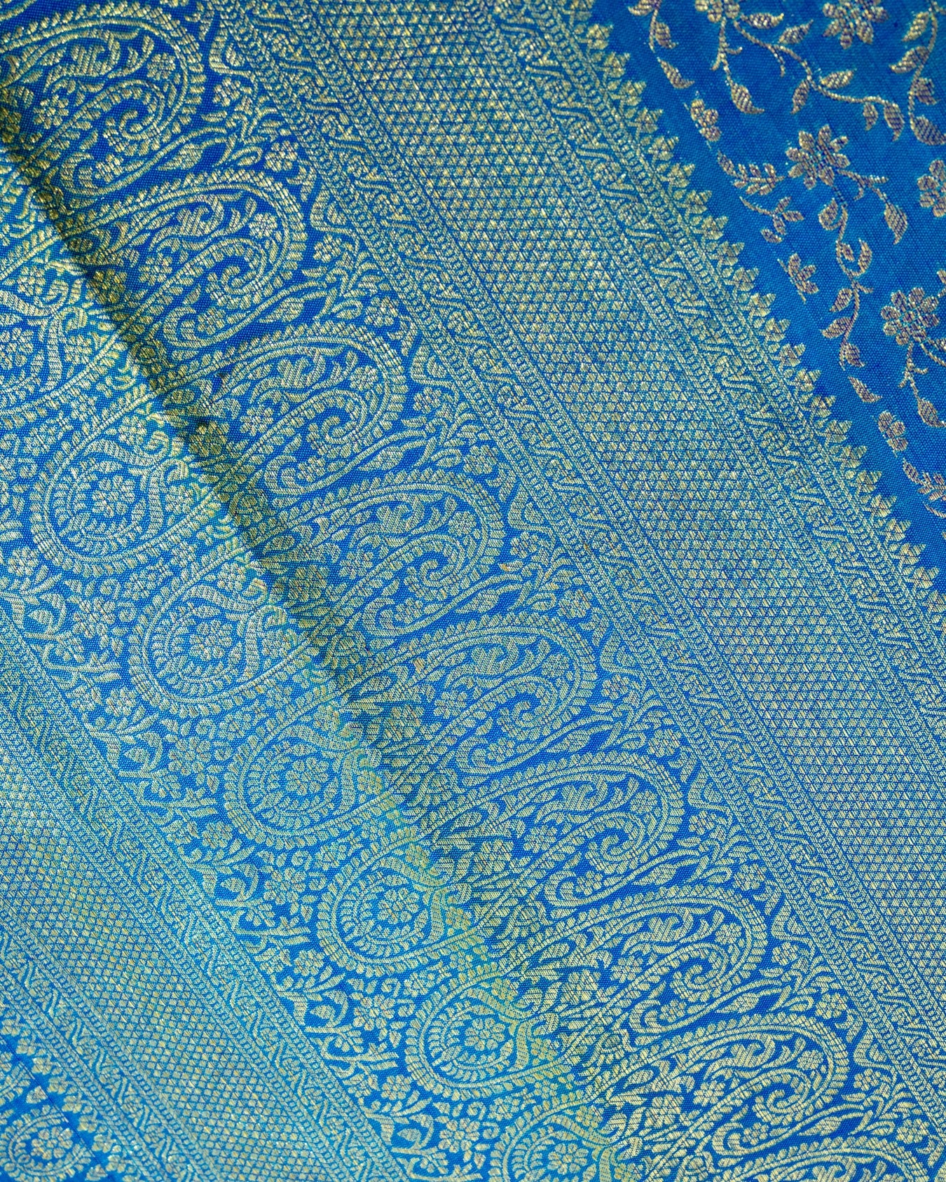 Pure Handloom Kanchipuram Silk Saree with Small Traditional Floral Brocade