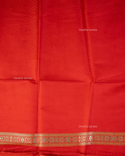 Red Premium Banarasi Katan Brocade Silk Saree (D2)