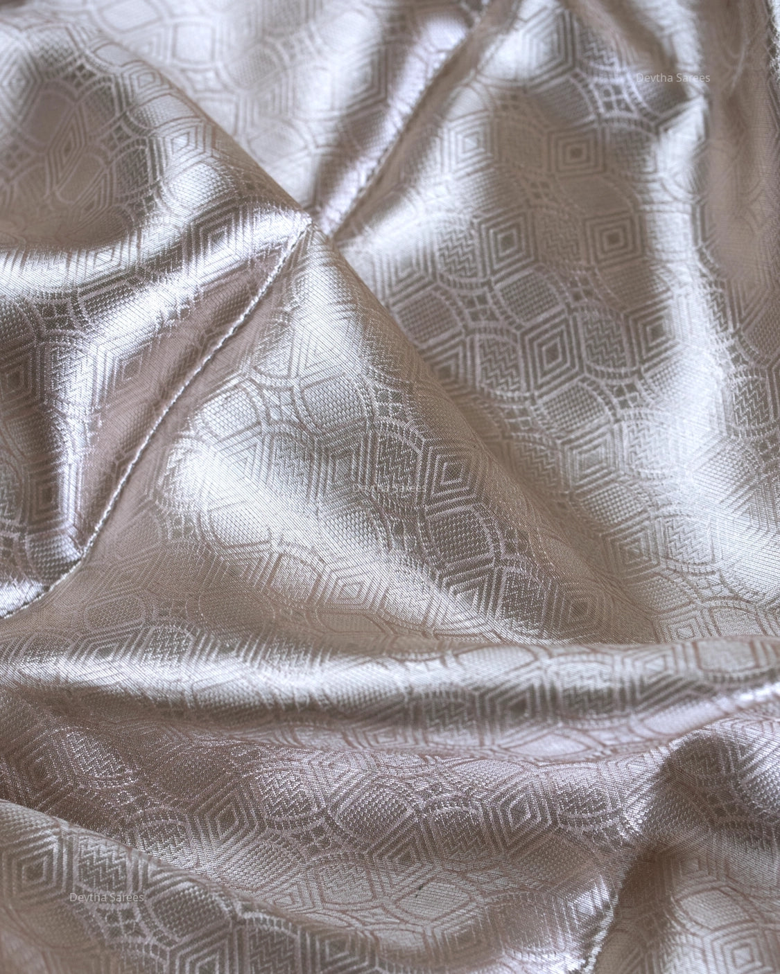 Liquid Gold - Coral Pink Handwoven Pure Mulberry Brocade Silk Saree
